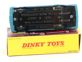 Lot 444 - DINKY TOYS (FRANCE) (1)