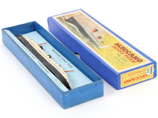 Lot 298 - DINKY TOYS (FRANCE) (1)