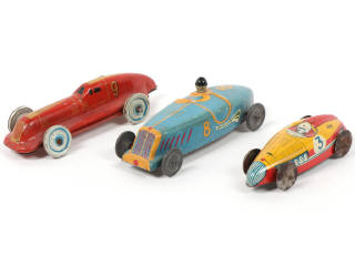 Lot 157 - DIVERS (3)
