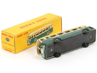 Lot 527 - DINKY TOYS (FRANCE) (1)