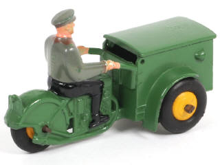 Lot 307 - DINKY TOYS (FRANCE) (1)