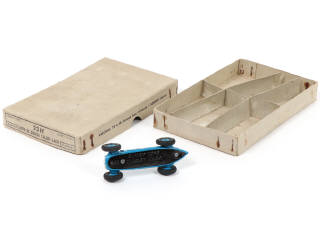 Lot 301 - DINKY TOYS (FRANCE) (2)