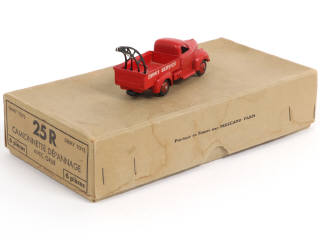 Lot 488 - DINKY TOYS (FRANCE) (2)