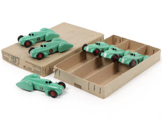 Lot 300 - DINKY TOYS (FRANCE) (7)