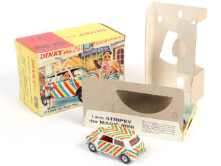 Lot 568 - DINKY TOYS (GB) (1)