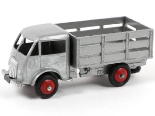 Lot 480 - DINKY TOYS (FRANCE) (1)