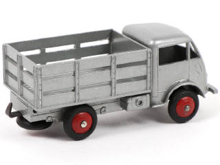 Lot 480 - DINKY TOYS (FRANCE) (1)