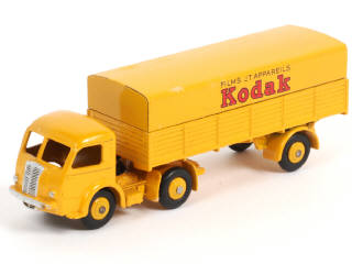 Lot 489 - DINKY TOYS (FRANCE) (1)