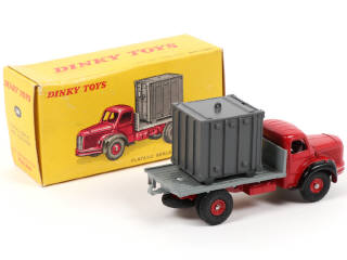 Lot 516 - DINKY TOYS (FRANCE) (1)