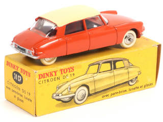 Lot 343 - DINKY TOYS (FRANCE) (1)