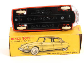 Lot 343 - DINKY TOYS (FRANCE) (1)