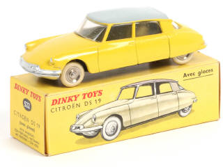 Lot 347 - DINKY TOYS (FRANCE) (1)
