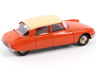 Lot 323 - DINKY TOYS (FRANCE) (1)