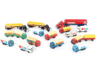 Lot 387 - DIVERS (15)