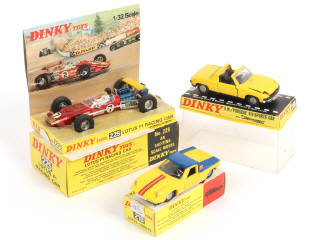 Lot 372 - DINKY TOYS (GB) (3)