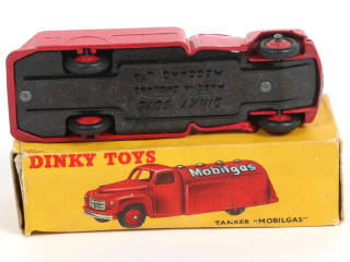 Lot 349 - DINKY TOYS (GB) (1)