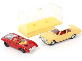 Lot 198 - DINKY TOYS (GB) (2)