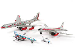 Lot 64 - DIVERS (JAPON) (4)