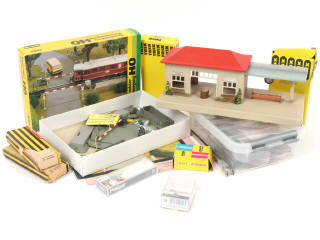 Lot 9 - DIVERS 'HO' (50)