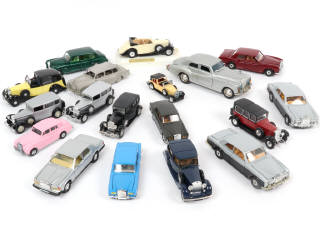 Lot 103 - DIVERS (18)