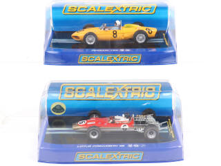 Lot 238 - SCALEXTRIC (GB) (2)