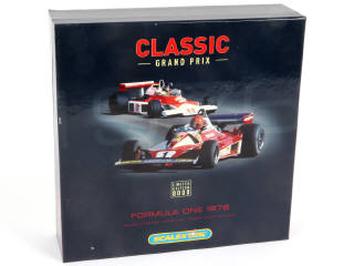 Lot 242 - SCALEXTRIC (GB) (2)
