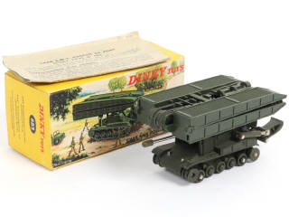 Lot 414 - DINKY TOYS (FRANCE) (1)