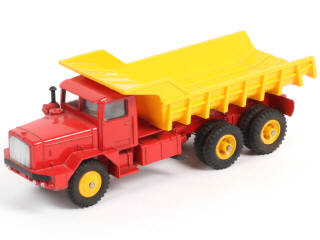Lot 379 - DINKY TOYS (FRANCE) (1)