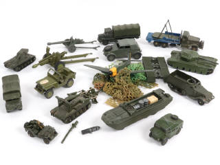 Lot 369 - DINKY TOYS (15)