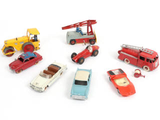 Lot 408 - DINKY TOYS (FRANCE) (8)