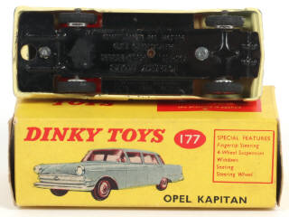 Lot 556 - DINKY TOYS (GB) (1)