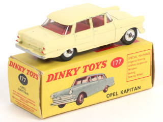 Lot 556 - DINKY TOYS (GB) (1)