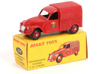 Lot 430 - DINKY TOYS (FRANCE) (1)