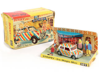 Lot 633 - DINKY TOYS (GB) (1)