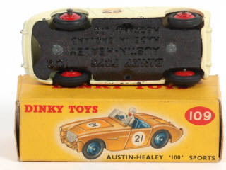 Lot 576 - DINKY TOYS (GB) (1)
