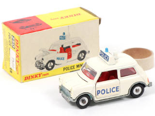 Lot 626 - DINKY TOYS (GB) (1)