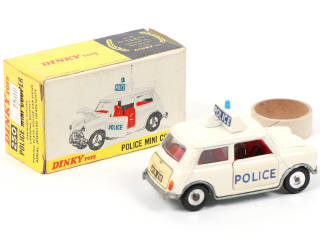 Lot 626 - DINKY TOYS (GB) (1)