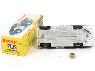 Lot 622 - DINKY TOYS (GB) (1)