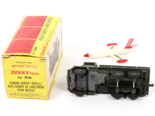 Lot 545 - DINKY TOYS (FRANCE) (1)