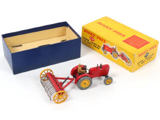 Lot 651 - DINKY TOYS (GB) (1)