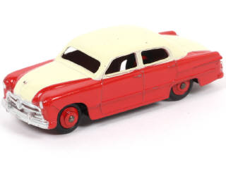 Lot 563 - DINKY TOYS (GB) (1)