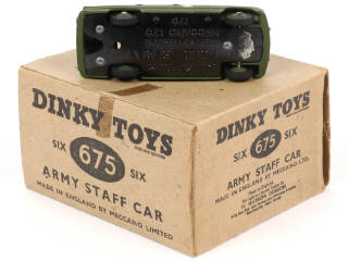 Lot 565 - DINKY TOYS (GB) (2)