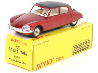 Lot 329 - DINKY TOYS (FRANCE) (1)