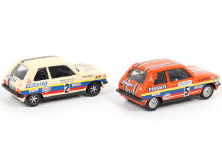 Lot 124 - DIVERS (2)