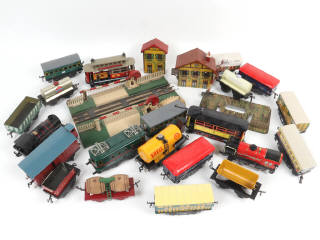 Lot 83 - DIVERS (25)