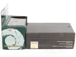 Lot 132 - DIVERS (2)