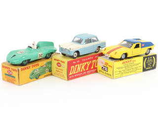 Lot 324 - DINKY TOYS (GB) (3)
