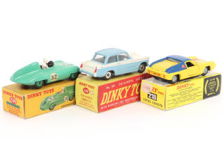 Lot 324 - DINKY TOYS (GB) (3)
