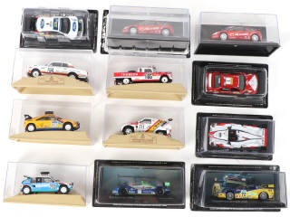 Lot 268 - DIVERS (12)