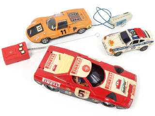 Lot 31 - DIVERS (3)
